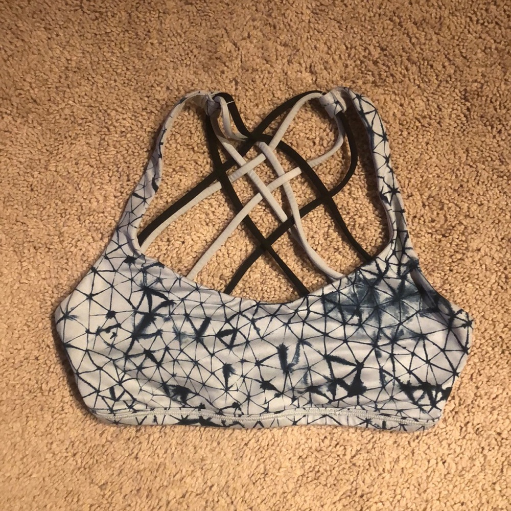 Lululemon sports bra